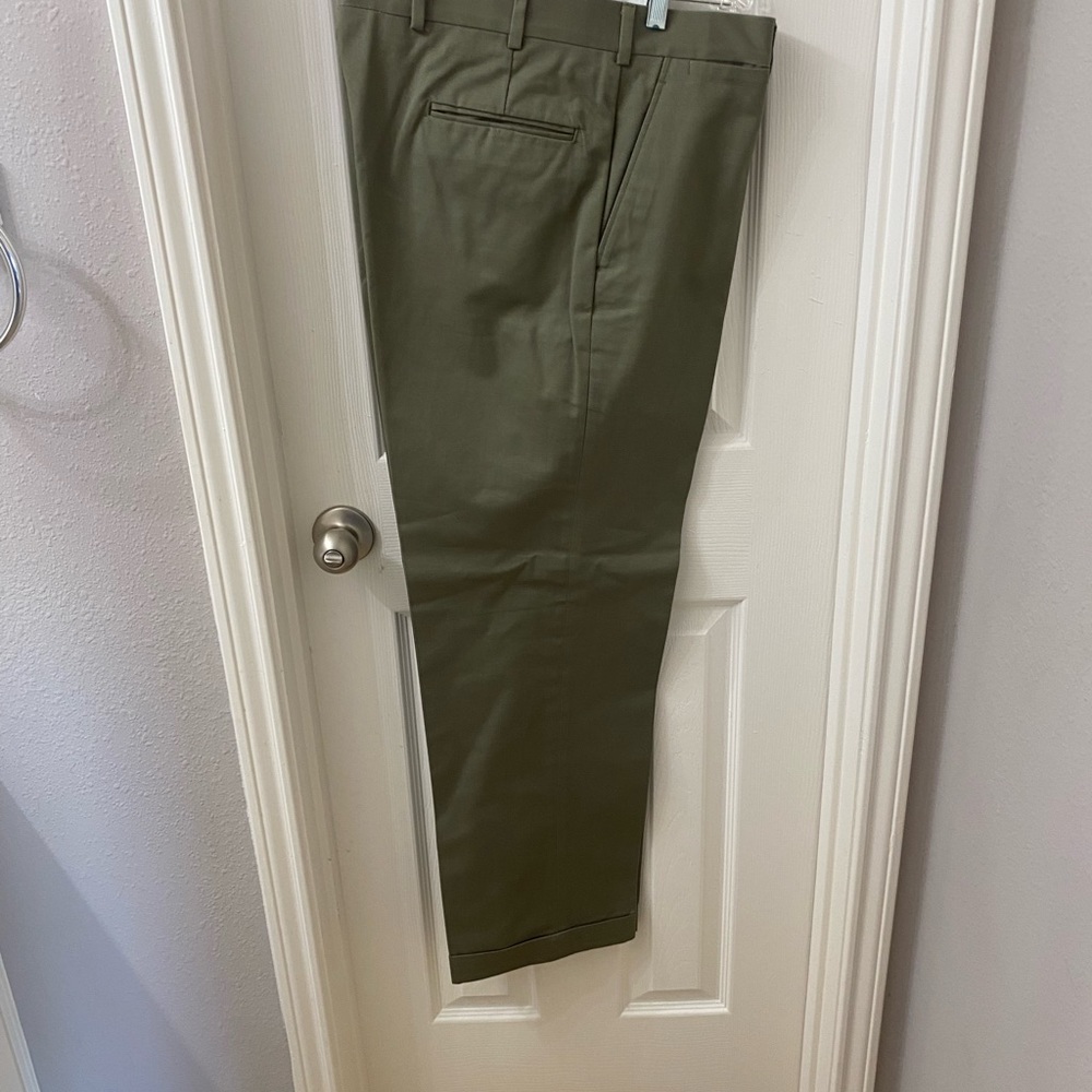 Brooks brothers mens 100% cotton dress pants. 36x30 worn once